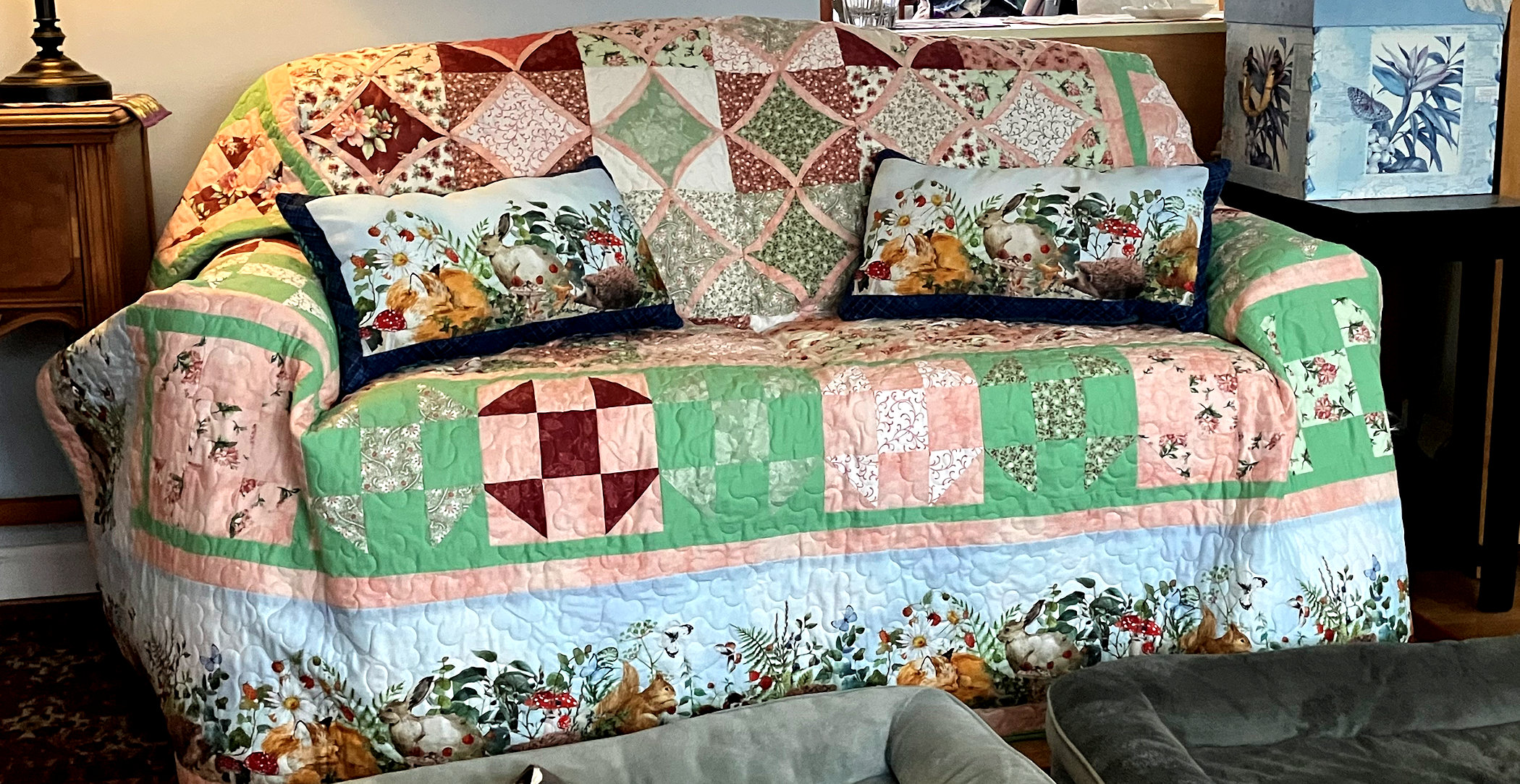 sofa w 2 long pillows